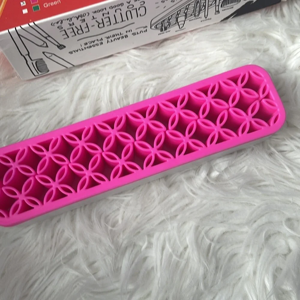 Pink Beaty essential holders